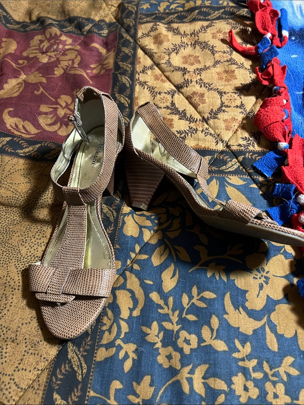 Style & Co. Tan T‑Strap Textured Block Heel Sandals